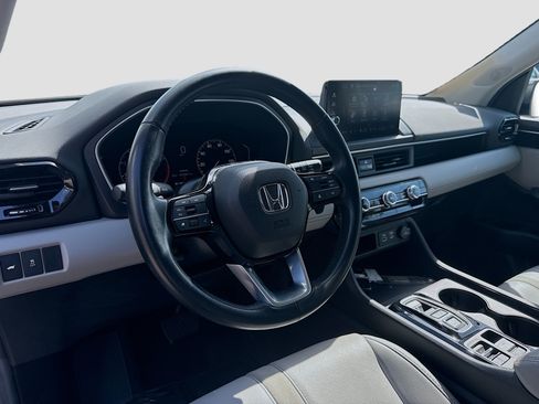 Certified 2025 Honda Pilot EX-L image 9
