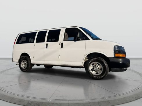 Used 2022 Chevrolet Express 2500 LS RWD image 10