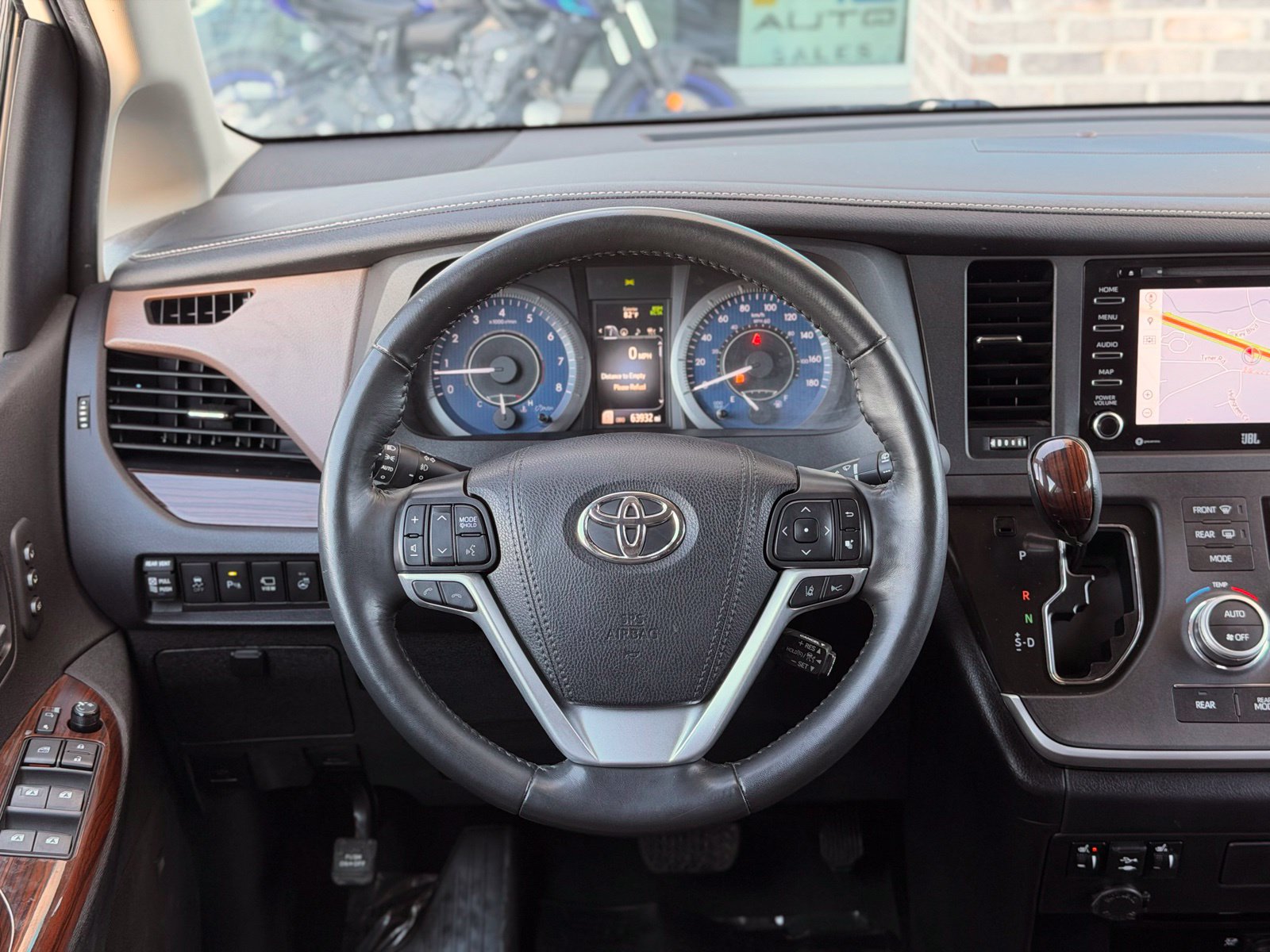 Used 2020 Toyota Sienna XLE Premium AWD/4WD image 35