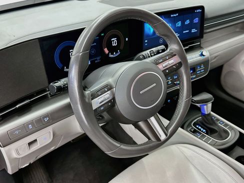 Used 2025 Hyundai Kona SEL AWD/4WD image 18