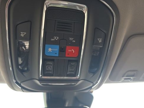 Used 2023 Jeep Grand Cherokee Laredo X AWD/4WD image 22