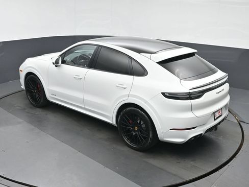Used 2021 Porsche Cayenne GTS AWD/4WD image 38