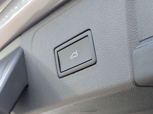 New 2026 Volkswagen Atlas SE image 33