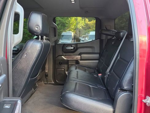 Used 2019 Chevrolet Silverado 1500 LT image 24