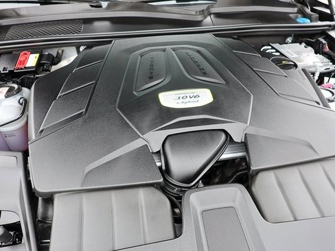 Used 2022 Porsche Cayenne E-Hybrid image 24