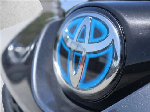 Used 2018 Toyota RAV4 Limited AWD/4WD image 30