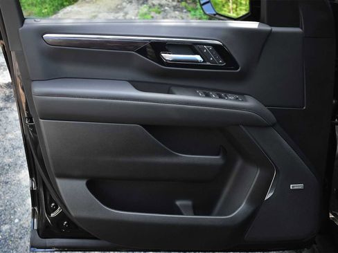 New 2026 Chevrolet Tahoe LT w/ Comfort Package AWD/4WD image 23