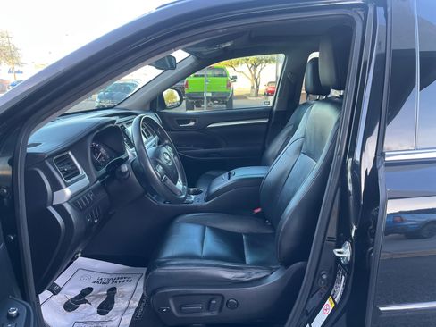 Used 2015 Toyota Highlander XLE image 14