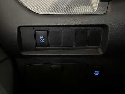 Used 2018 Toyota Sienna SE Premium FWD image 15