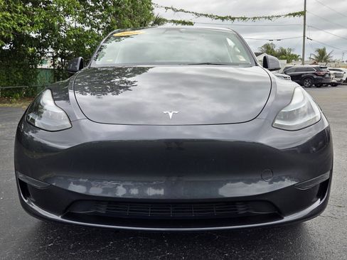 Used 2024 Tesla Model Y 2WD image 8