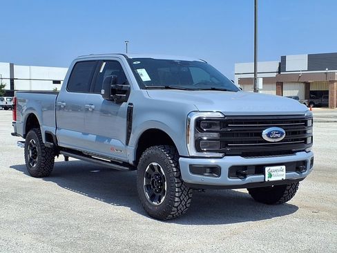 New 2026 Ford F250 Platinum w/ Tremor Off-Road Package AWD/4WD image 3