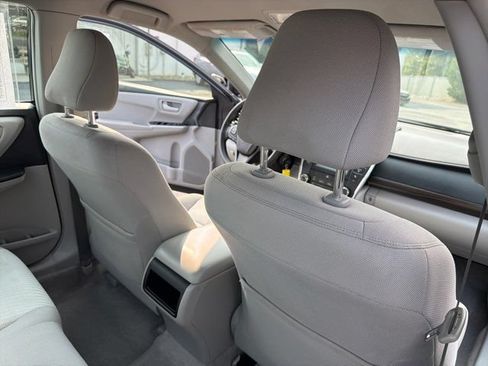 Used 2017 Toyota Camry LE FWD image 28