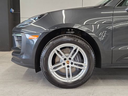 Certified 2026 Porsche Macan AWD/4WD image 9