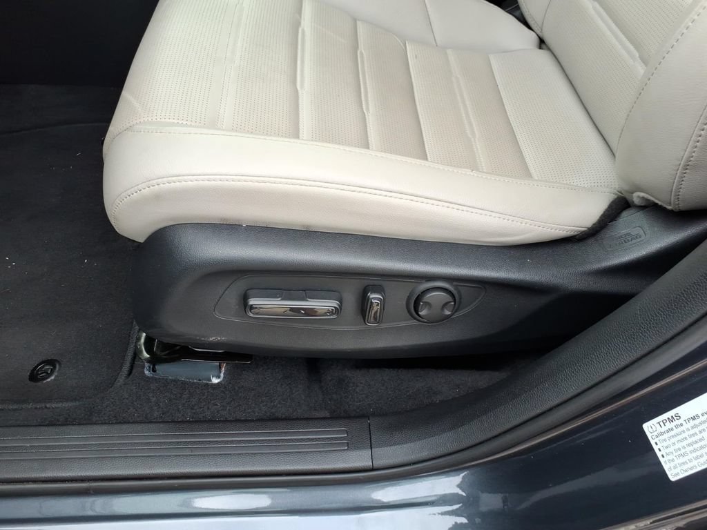 Used 2025 Honda CR-V EX-L image 5