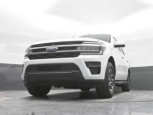 Used 2024 Ford Expedition XLT image 31