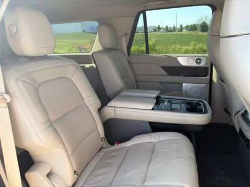 Used 2020 Lincoln Navigator L Reserve w/ Luxury Package AWD/4WD image 15