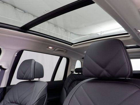 New 2026 BMW X7 xDrive40i w/ Premium Package AWD/4WD image 13