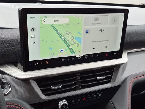 Used 2025 Ford Explorer ST-Line w/ ST-Line Street Pack image 15