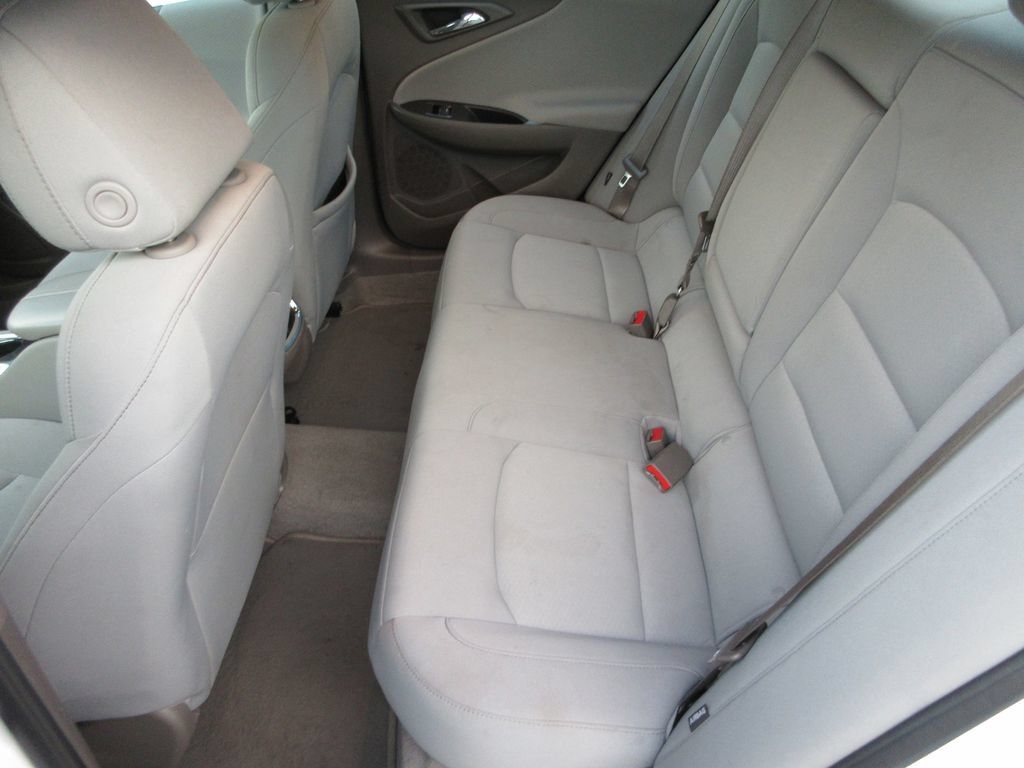 Used 2025 Chevrolet Malibu LT FWD image 13