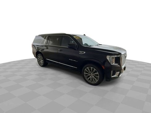 Certified 2022 GMC Yukon XL Denali image 2
