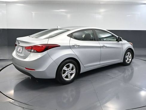 Used 2014 Hyundai Elantra SE FWD image 4