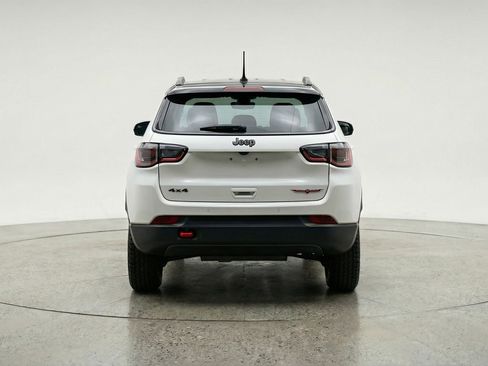 Used 2025 Jeep Compass Trailhawk image 7
