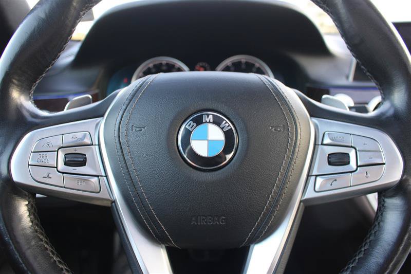 Used 2018 BMW 750i xDrive AWD/4WD image 16