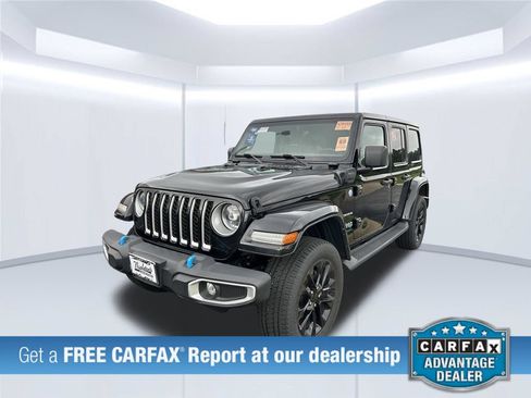 Used 2023 Jeep Wrangler Unlimited Sahara w/ Cold Weather Group AWD/4WD image 3