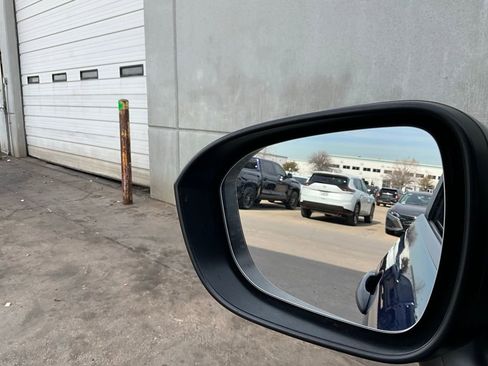 Used 2023 Nissan Rogue S image 18