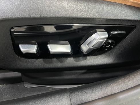 Used 2018 BMW M550i xDrive AWD/4WD image 17