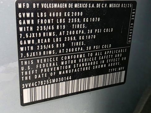 Used 2025 Volkswagen Taos SEL image 39