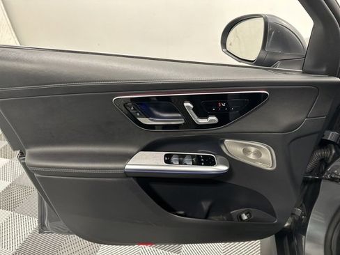 Used 2023 Mercedes-Benz GLC 300 4MATIC image 16