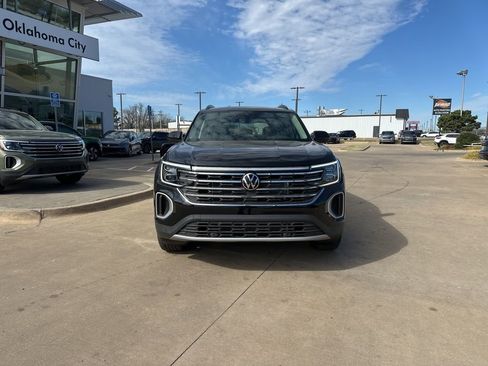 New 2026 Volkswagen Atlas SE image 2