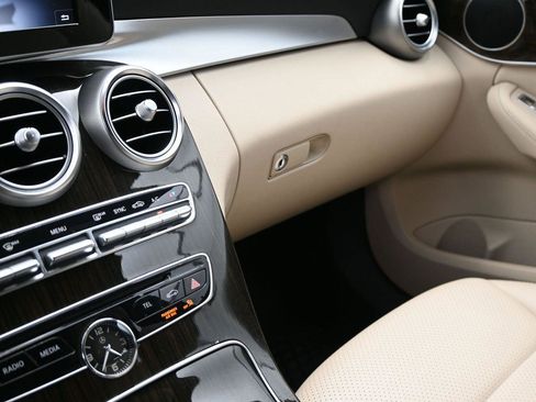 Used 2018 Mercedes-Benz C 300 4MATIC Sedan image 4