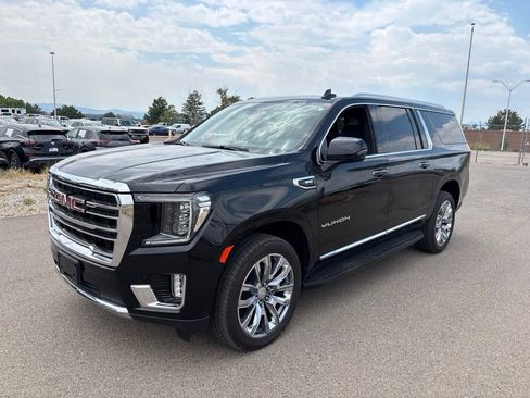 Used 2024 GMC Yukon XL SLT w/ SLT Premium Package AWD/4WD image 2