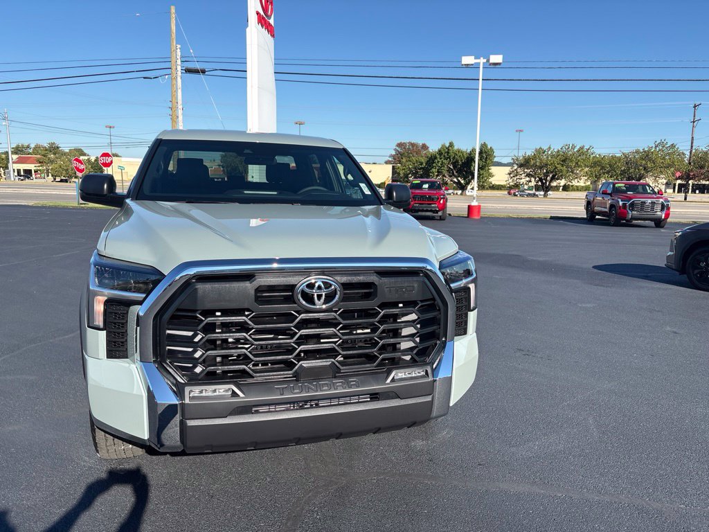 New 2026 Toyota Tundra SR5 w/ TRD Off-Road Premium Package AWD/4WD image 10