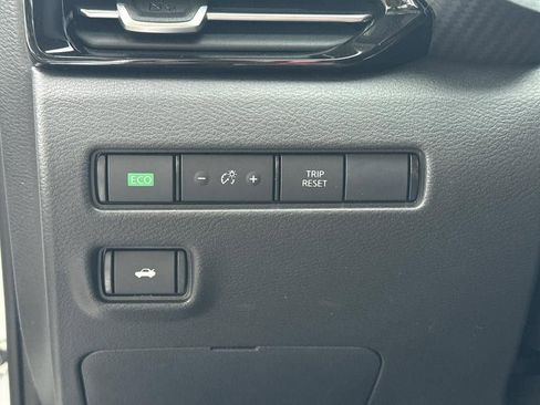 New 2025 Nissan Sentra SR image 22