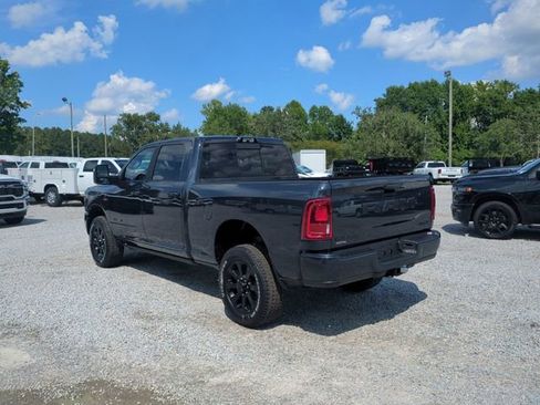 Used 2025 RAM 2500 Laramie AWD/4WD image 3
