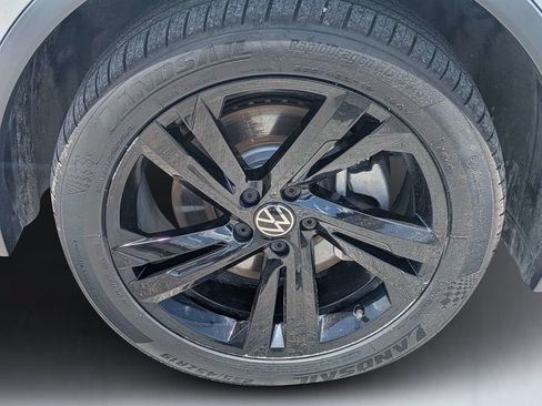 Used 2023 Volkswagen Tiguan SE R-Line FWD image 11