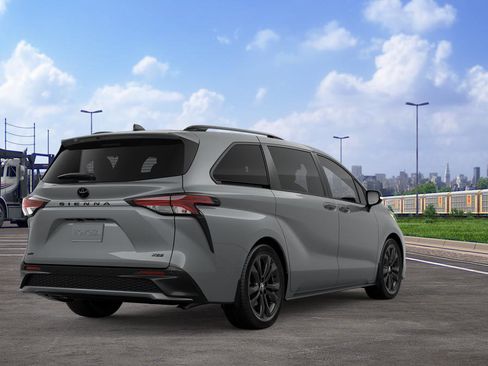 New 2026 Toyota Sienna XSE FWD image 11