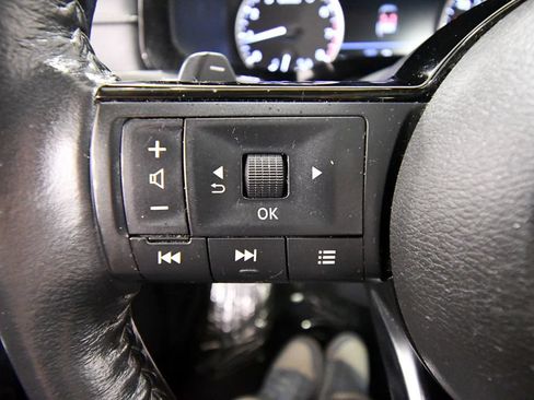 Used 2022 Nissan Pathfinder SV w/ SV Premium Package AWD/4WD image 21