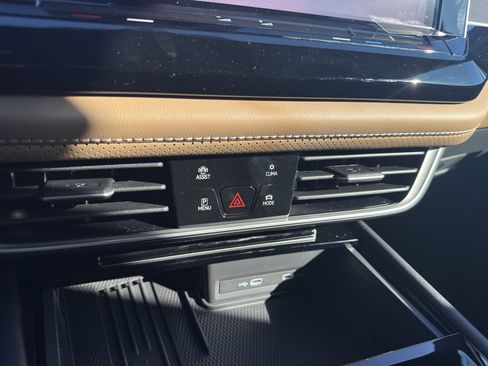 New 2026 Volkswagen Atlas Cross Sport SE FWD image 21