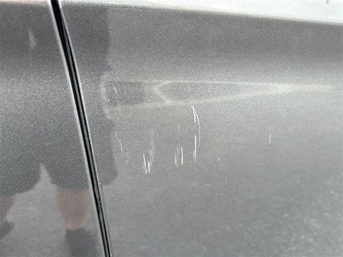 Used 2016 Ford Explorer XLT w/ Equipment Group 202A image 29