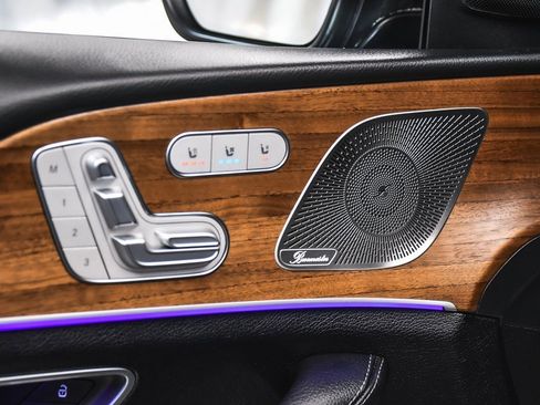 Used 2025 Mercedes-Benz GLS 450 4MATIC image 10