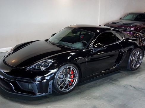 Used 2020 Porsche 718 Cayman GT4 RWD image 65