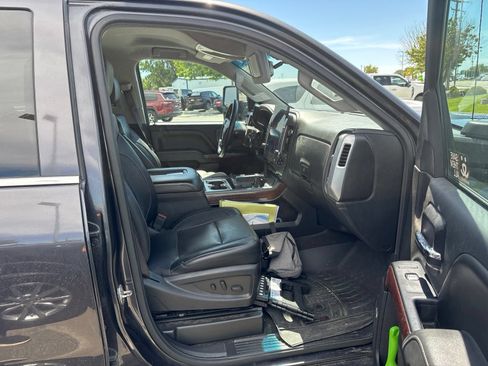 Used 2016 GMC Sierra 2500 SLT w/ Duramax Plus Package AWD/4WD image 17
