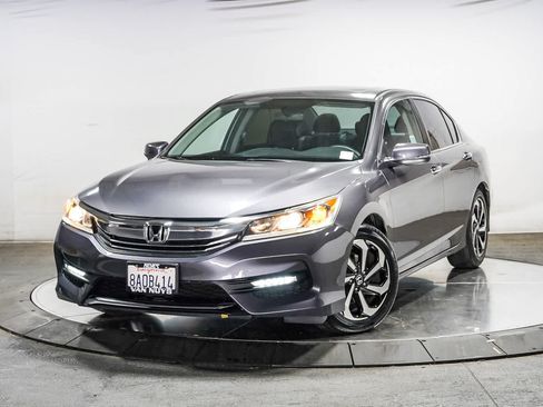 Used 2017 Honda Accord EX image 1