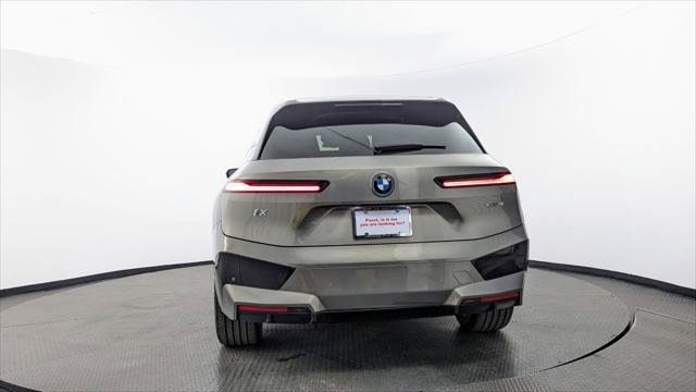 Used 2023 BMW iX xDrive50 w/ Sport Package AWD/4WD image 7