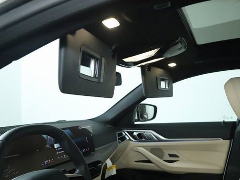 Used 2025 BMW i4 xDrive40i w/ Parking Assistance Package image 19