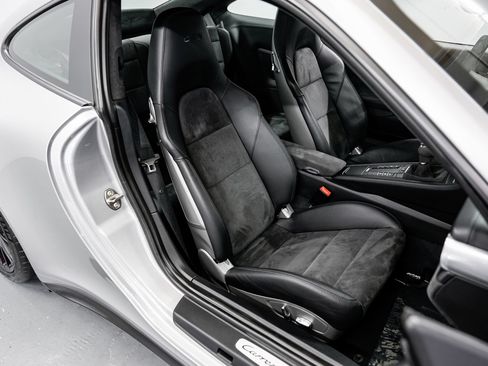 Used 2015 Porsche 911 Carrera GTS RWD image 28